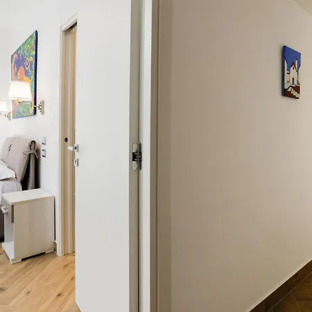 Apartment Pessina 90 *