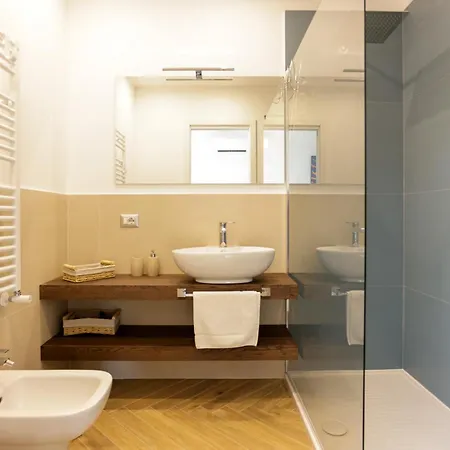 Apartment Pessina 90 *