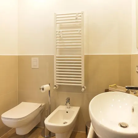 Pessina 90 Apartment *