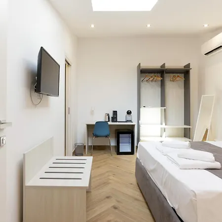 Apartament Pessina 90 *