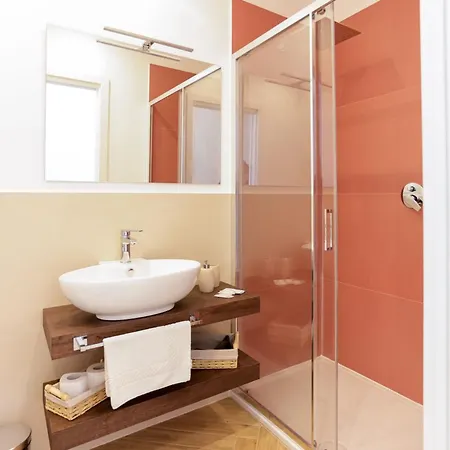 Pessina 90 Apartament *