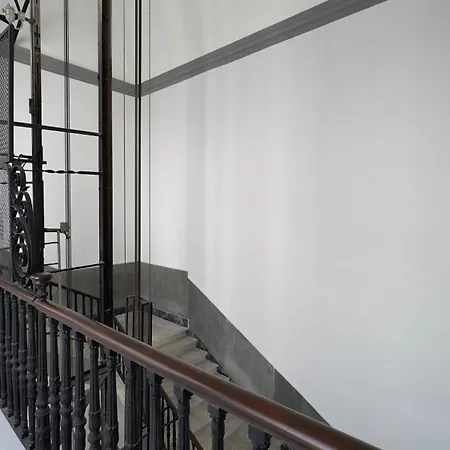 Apartament Pessina 90 *